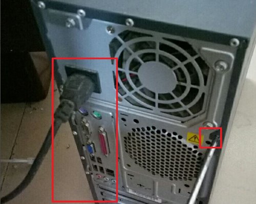 cpu风扇两边摁的怎么拆,如图