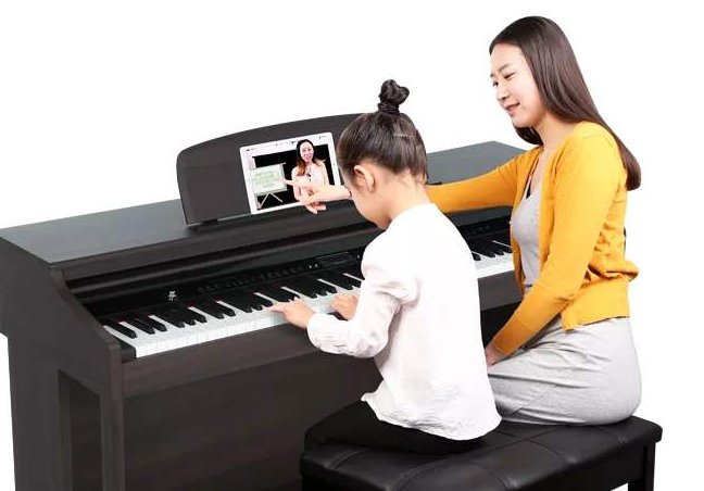 弹琴的拼音？