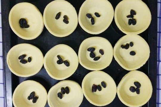 微波炉烤蛋挞用把底下的锡箔纸拿掉吗