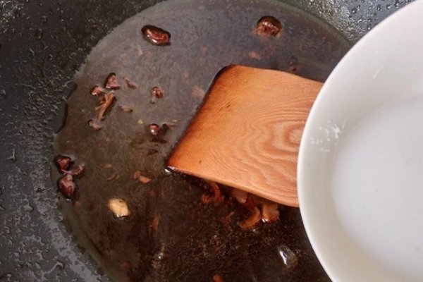 猪肘用高压锅压多久