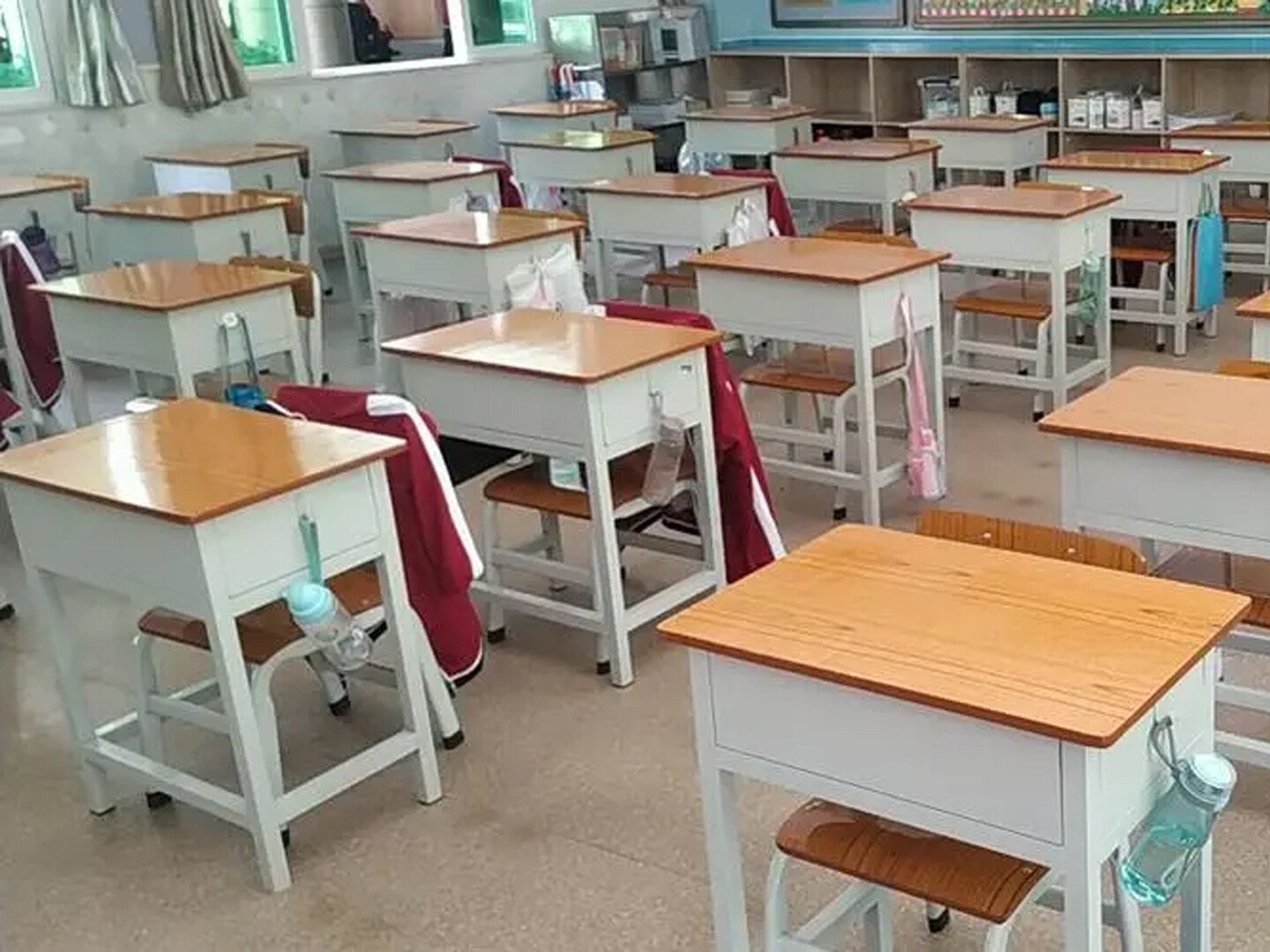 小学课桌尺寸是多少？