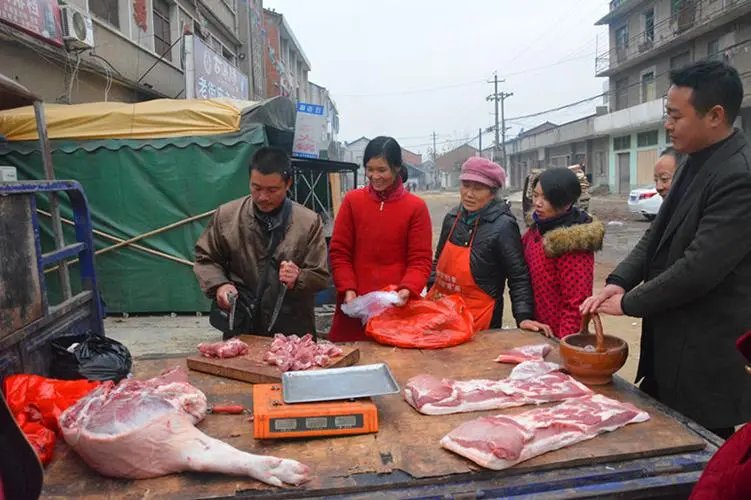 现在卖猪肉的利润大吗？