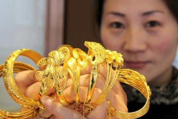 明牌珠宝和老凤祥哪个更好？