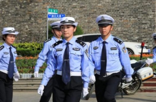 辅警为什么只能签三年？