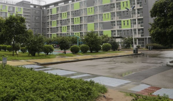 南京华宝电子厂怎么样,累不累和英华达相比哪个更好一点