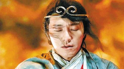 长夜漫漫无心睡眠下一句是什么?