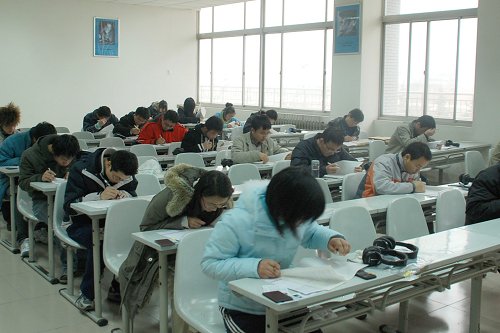 六级的考试时间是几个小时？