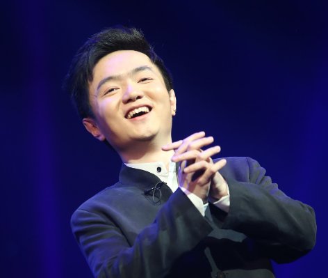 可惜！钢琴天才沈文裕：曾与郎朗齐名，为什么最后前途尽毁？