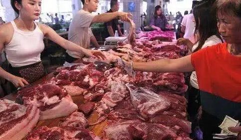 现在卖猪肉的利润大吗?