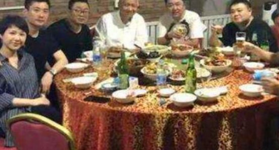盛情款待和热情款待有区别吗？