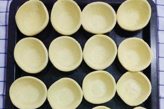 微波炉烤蛋挞用把底下的锡箔纸拿掉吗