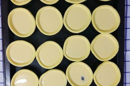微波炉烤蛋挞用把底下的锡箔纸拿掉吗