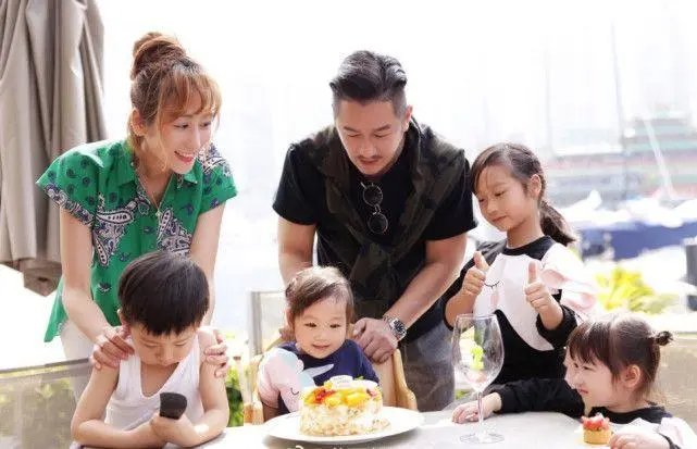 陈浩民一共有几个小孩?
