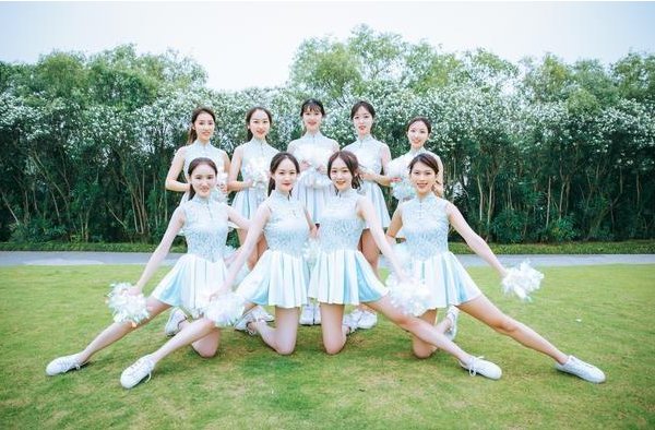 肤白貌美大长腿下一句是什么？
