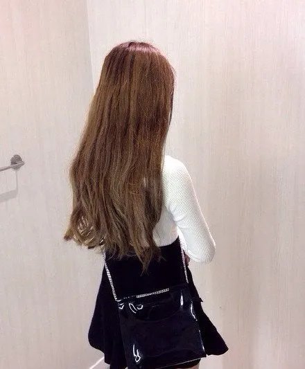 好看的女生头像背影 侧脸,带牛仔帽的