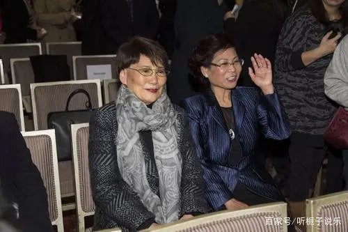 邵逸夫耄耋之年娶了方逸华,周凯旋陪李嘉诚29年,何时能转正?