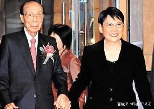 邵逸夫耄耋之年娶了方逸华,周凯旋陪李嘉诚29年,何时能转正?