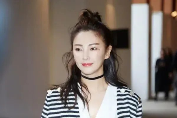 张雨绮开始了一段新的恋情，这段相差8岁的姐弟恋你看好吗?