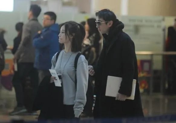 王思聪再换女伴又被拍，疑似19年就认识，这次还要告营销号吗？