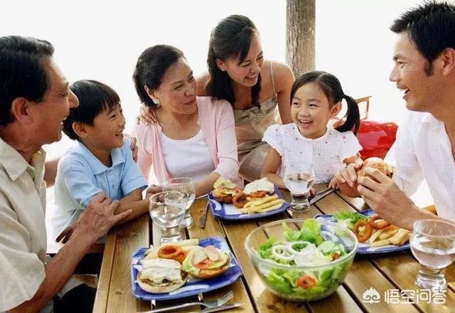 孩子的爷爷奶奶、外公外婆应该在育儿过程中起到哪些积极作用?