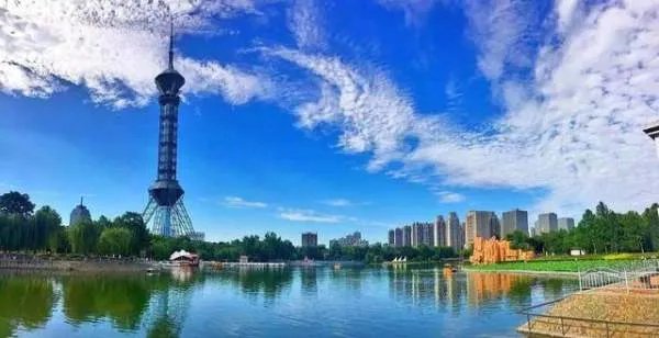 老人连续7年拍摄天空，这么做的目的是什么？