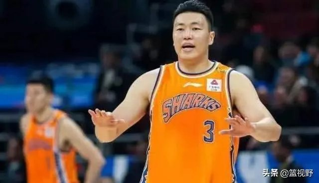 李根因伤缺战上海男篮比赛,被主教练李秋平所指责,对此你怎么看?