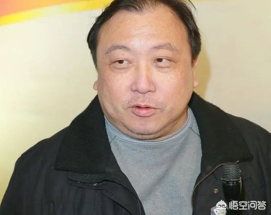 如何评价王晶被博主斥责“没资格离场”爆粗口回应?