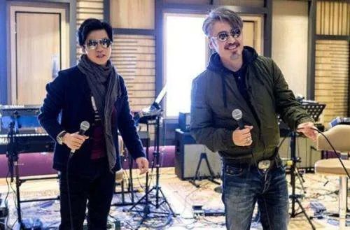 如何看待李健在《我是歌手》第三季歌王争霸赛请吴秀波帮唱?