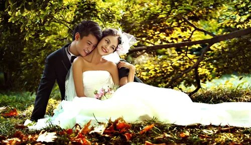 青岛团购婚纱照的价格贵吗 如何选择婚纱照团购
