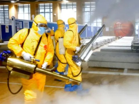 张文宏谈未来抗疫要有三个武器,他说的三个武器是什么?
