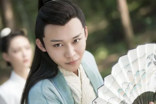 刘奕君儿子刘怡潼出道,为何被称“反派继承者”?