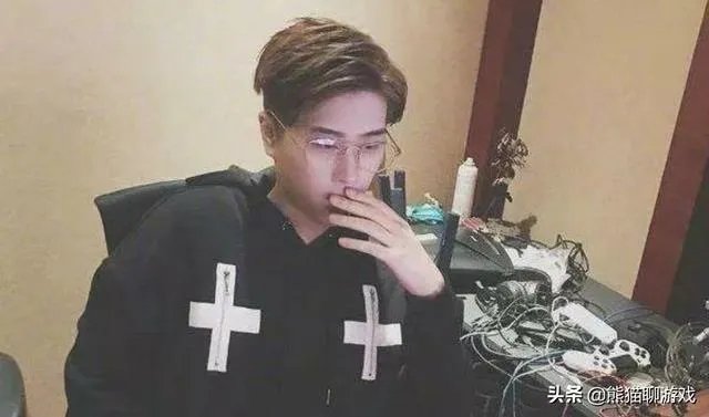 B站UP松鼠发布道歉,当年锤卢本伟的视频可能出错了,你觉得卢本伟当年真的开挂了么?
