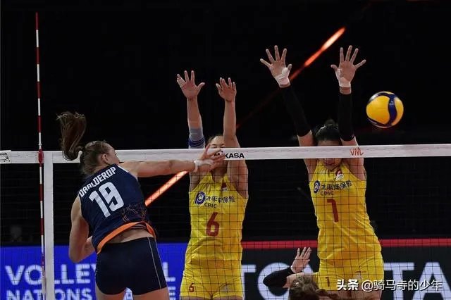 33-31,第3局,中国女排VS荷兰女排,为什么会惊现超高比分?
