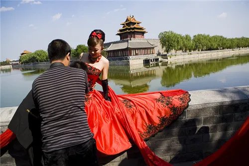 北京婚纱照排行榜2017 北京婚纱照一套多少钱