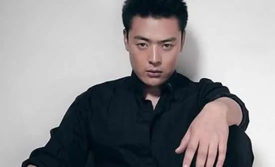 演员张桐个人资料简介:演员张桐的妻子是谁
