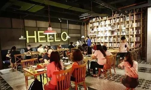 扎堆开餐厅、批量请网红,明星餐厅背后是同一个操盘手吗?