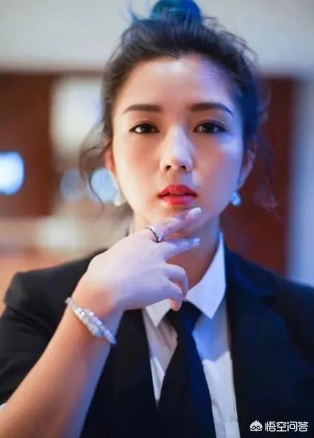 何洁疑似回应出轨称:可能我们遇到的时间点会给别人抓住把柄。对此你怎么看?