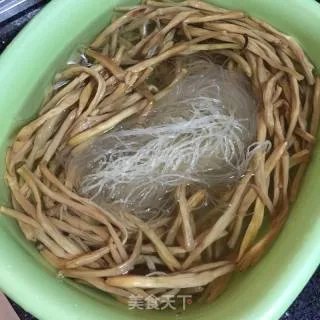 凉拌黄花菜