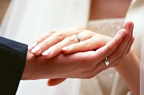 前女友结婚了心酸祝福有哪些 前女友结婚了的伤感句子有哪些