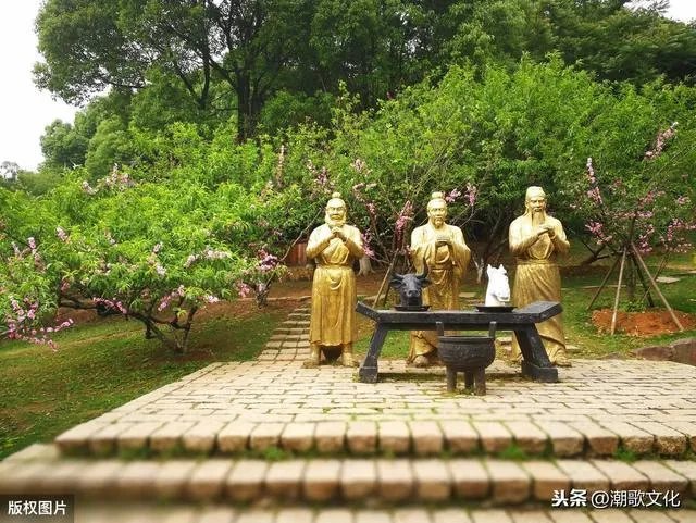 《三国演义》中,水镜先生是怎样的一个人?有人说水镜先生深不可测,是这样吗?