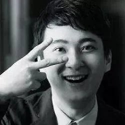 国民老公王思聪参加老同学婚礼,大手笔随礼30万,这事你怎么看?