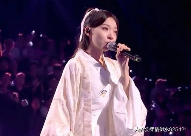 在9月6日的《中国好声音》冠军争夺战中,李荣浩当场指出自己的两位学员的错误,你怎么看?
