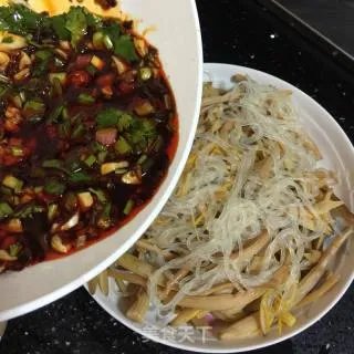 凉拌黄花菜