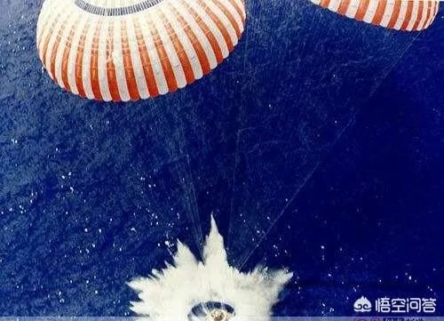 美国SpaceX公司的载人版“龙”飞船成功返回地球,它的组合伞减速技术比单伞难在哪里?