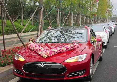 南京婚车租赁攻略分享 迎亲可以用白色的婚车吗
