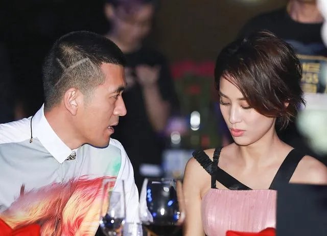 黄圣依为什么会拜赵本山为师?