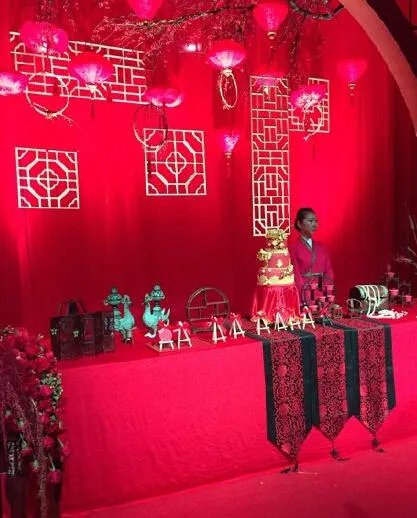 湖南辛追夫人婚礼重现 汉服穿越2千年依旧精致华美