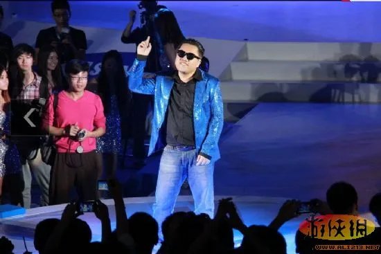 屌丝终极逆袭！WCG版《江南Style》High爆全场