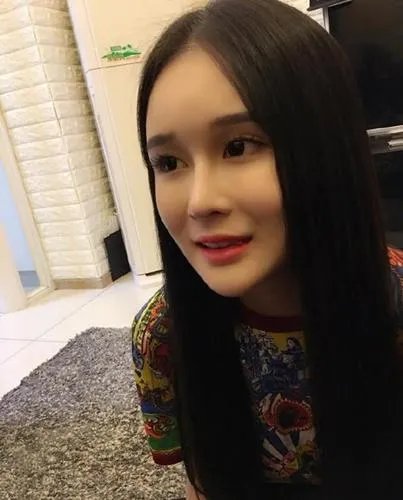 网红到底有多大吸引力,连赵本山女儿都想当网红?