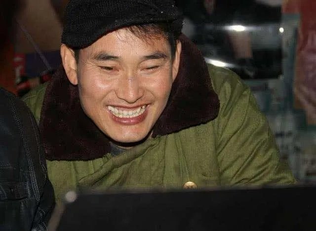 抖音上传有人踹朱之文的大门，此事非常恶劣现在有没有人过问？